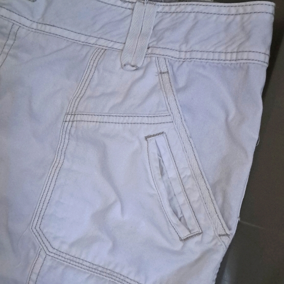 Size 17 white cargo shorts - Picture 7 of 7